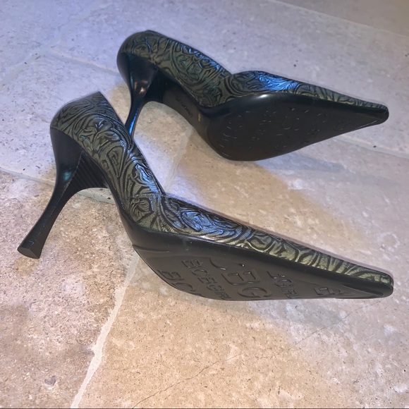 NWOT BCBGirls pointy pumps - Picture 4 of 11